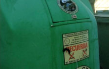 20190111 Contenedor de vidrio lleno